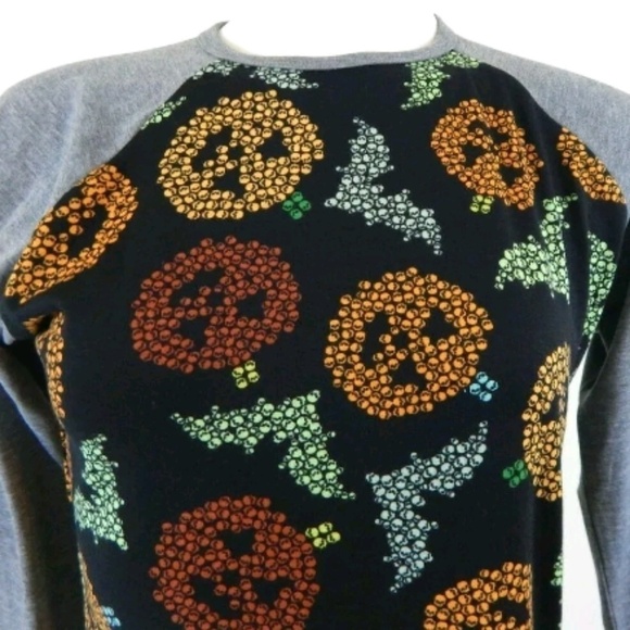 Lularoe Jack-o'-lantern Bat Randy Tee - Picture 5 of 5